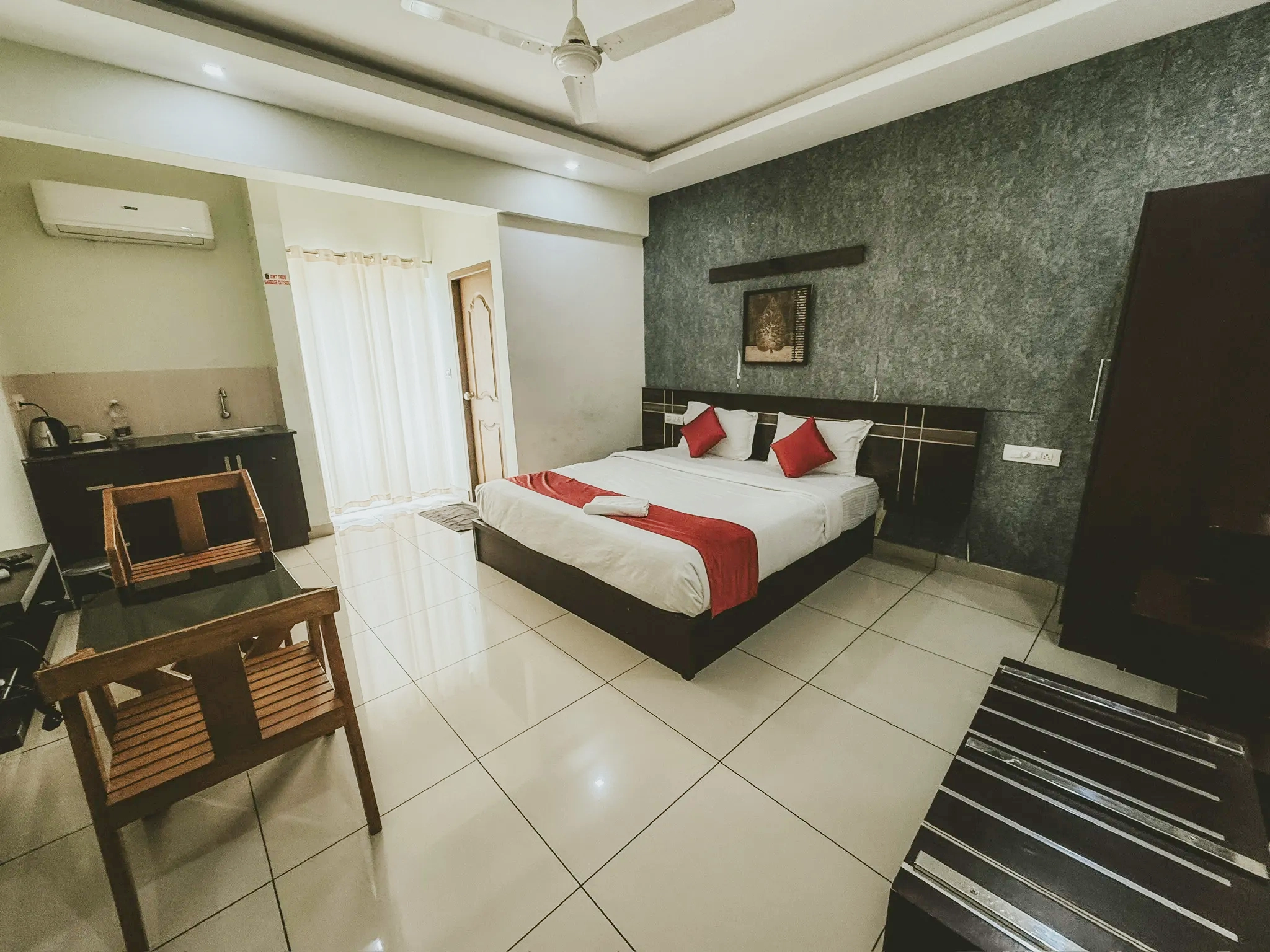 Deluxe AC Room