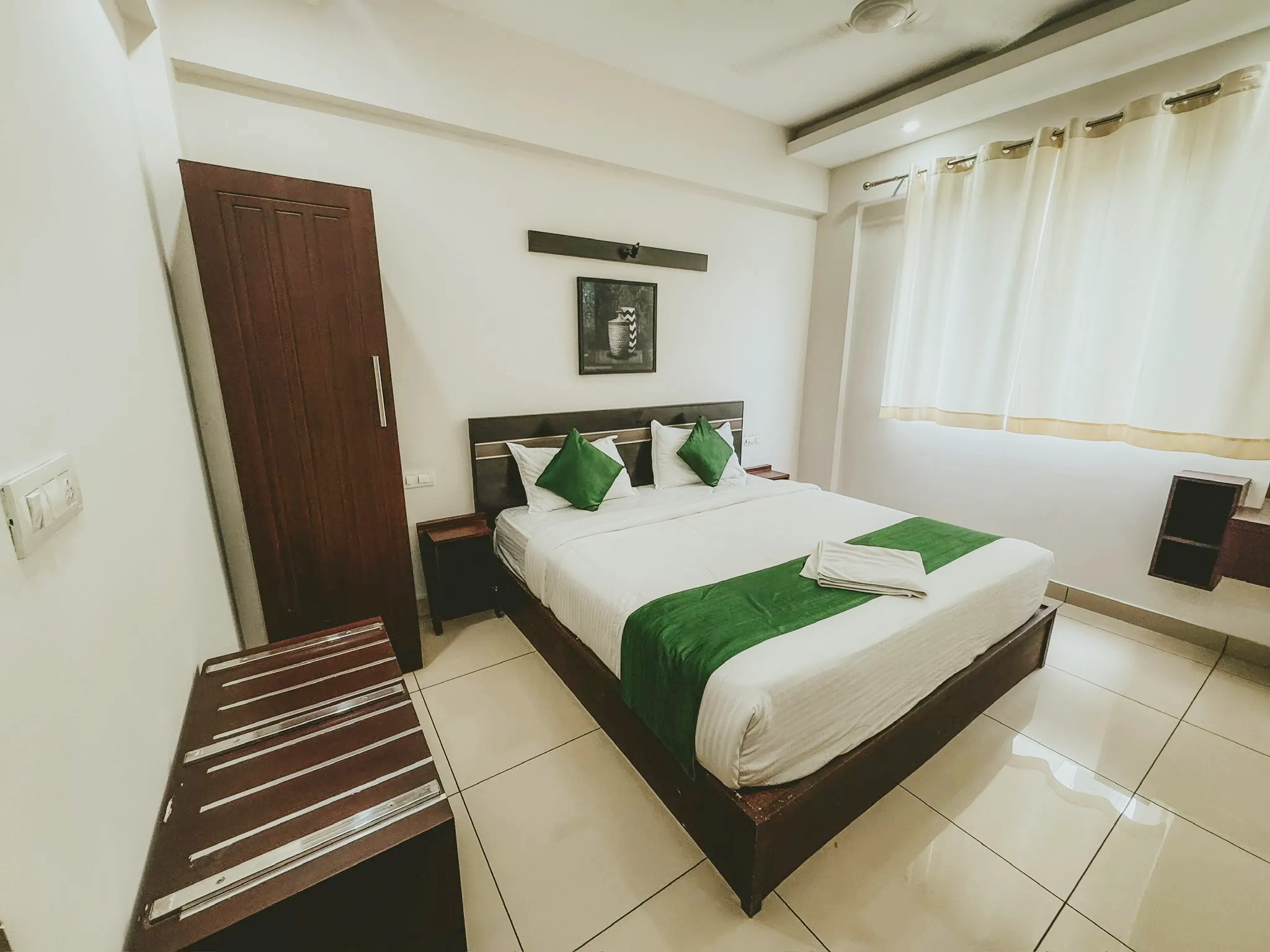 Deluxe Room 5